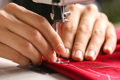 Cristiane Ruon dos Santos revela como técnicas de costura criativas podem transformar roupas simples em verdadeiras obras de arte.
