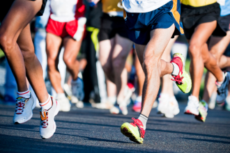 Márcio Velho da Silva ensina como montar um plano de treino para meia maratona que seja realista, sustentável e encaixe na sua rotina.