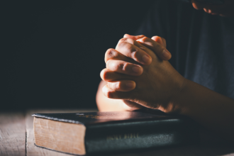 A relação entre ciência e fé católica mostra que razão e espiritualidade podem caminhar juntas. Jose Eduardo De Oliveira e Silva explica como o progresso não exclui a dimensão da fé.